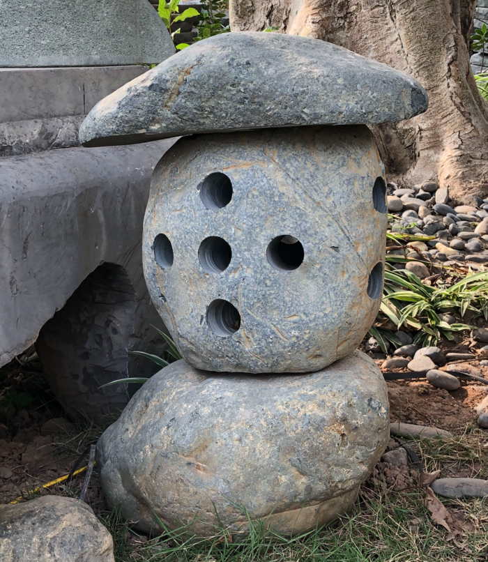 đen-đa-trang-tri-san-vườn