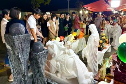 Điêu Khắc Bình Minh - Đẳng Cấp Thủ Công Mỹ Nghệ Tại Hội Chợ